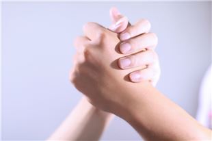 国家统计局工业司首席统计师解读2025年工业企业利润数据